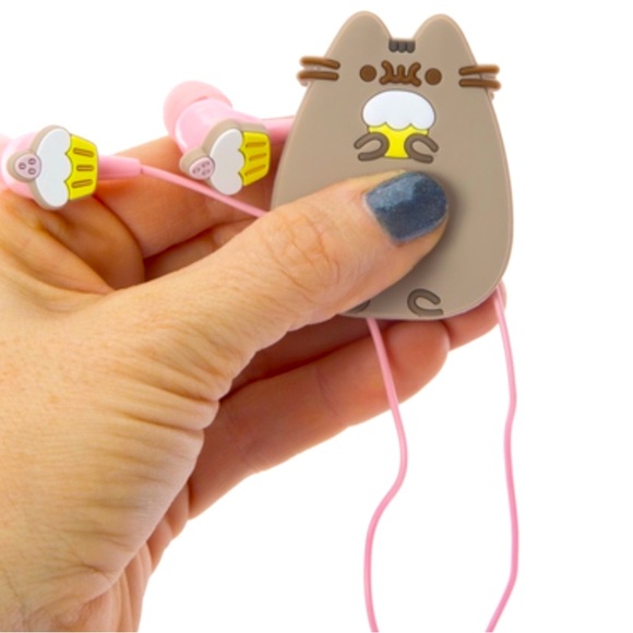 Pusheen the Cat Wired Earbuds Kawaii Pink Gray Headphones NIB New In Box - Picture 3 of 7